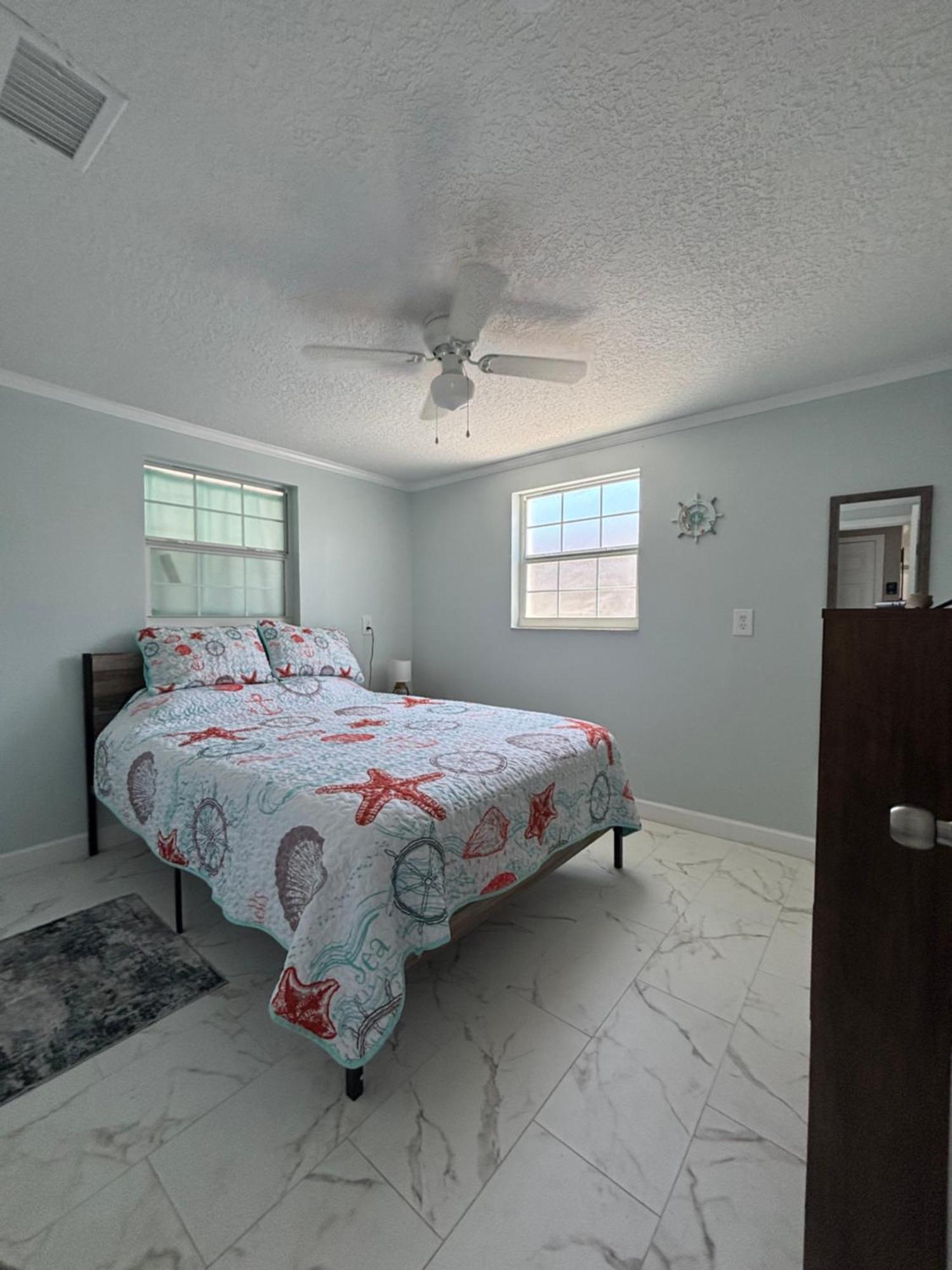 Gorgeous Seaside Seashell Cottage! ハドソン エクステリア 写真
